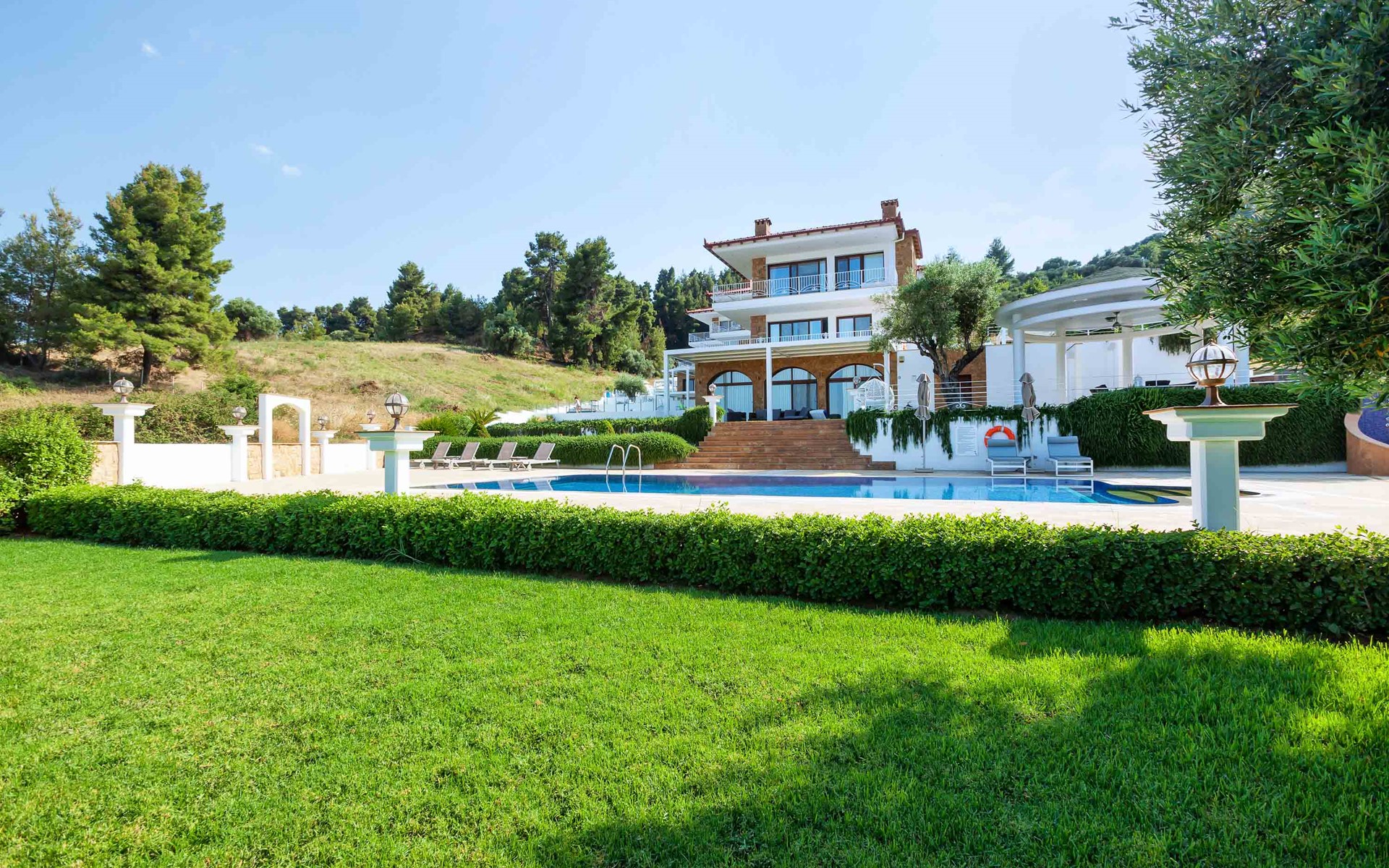 Aeolos Grand Suite with Private Pool