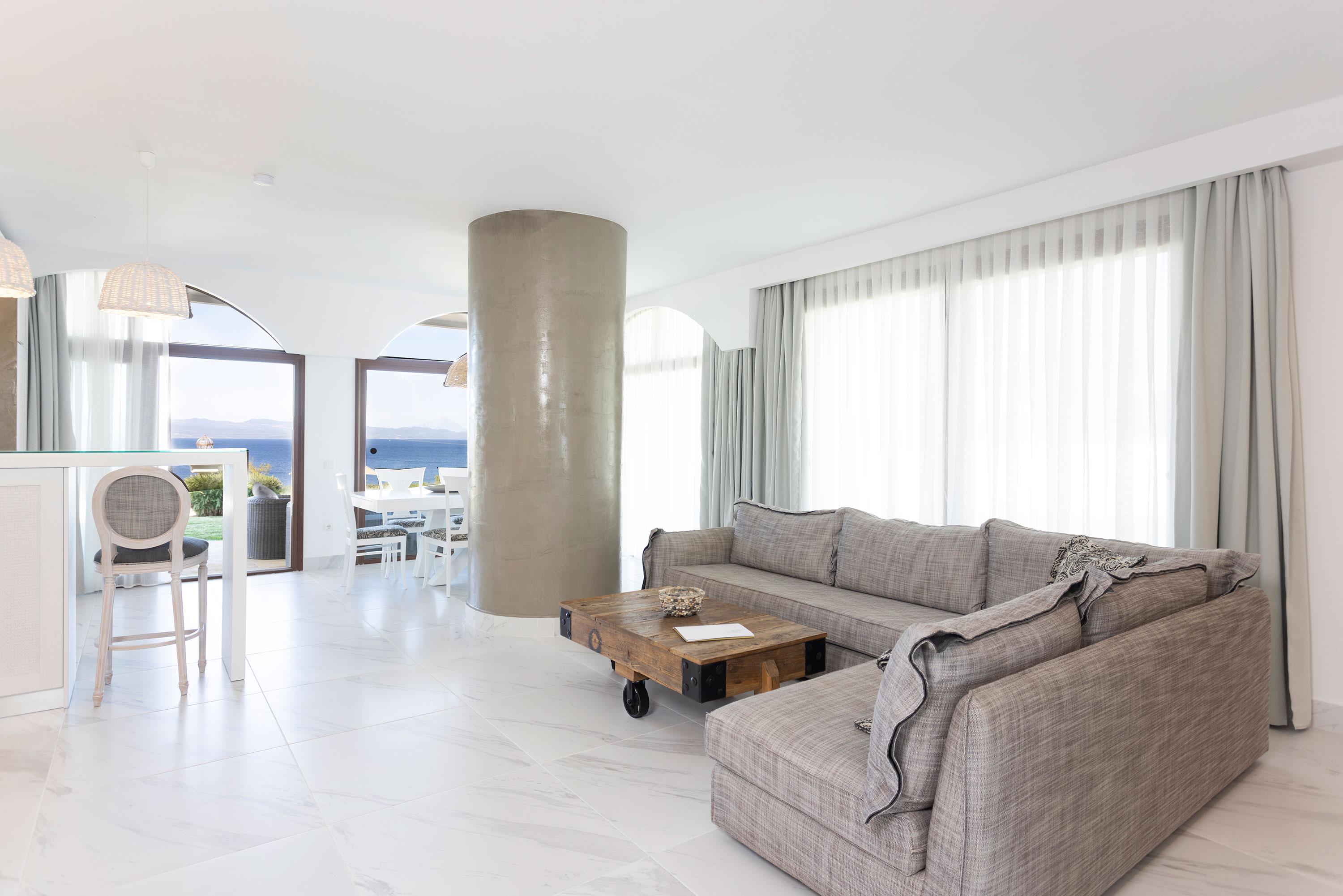 Aeolos Grand Suite with Private Pool