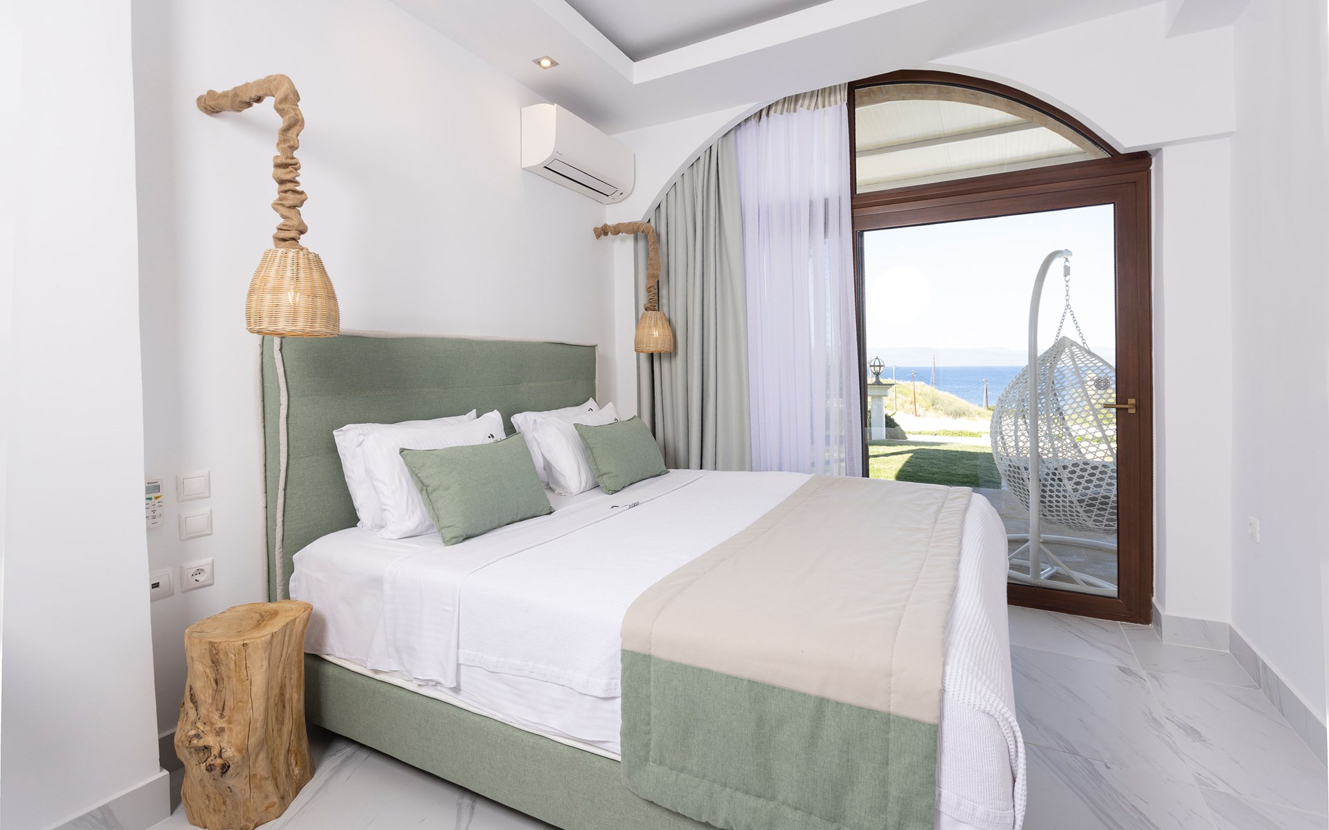 Aeolos Grand Suite with Private Pool