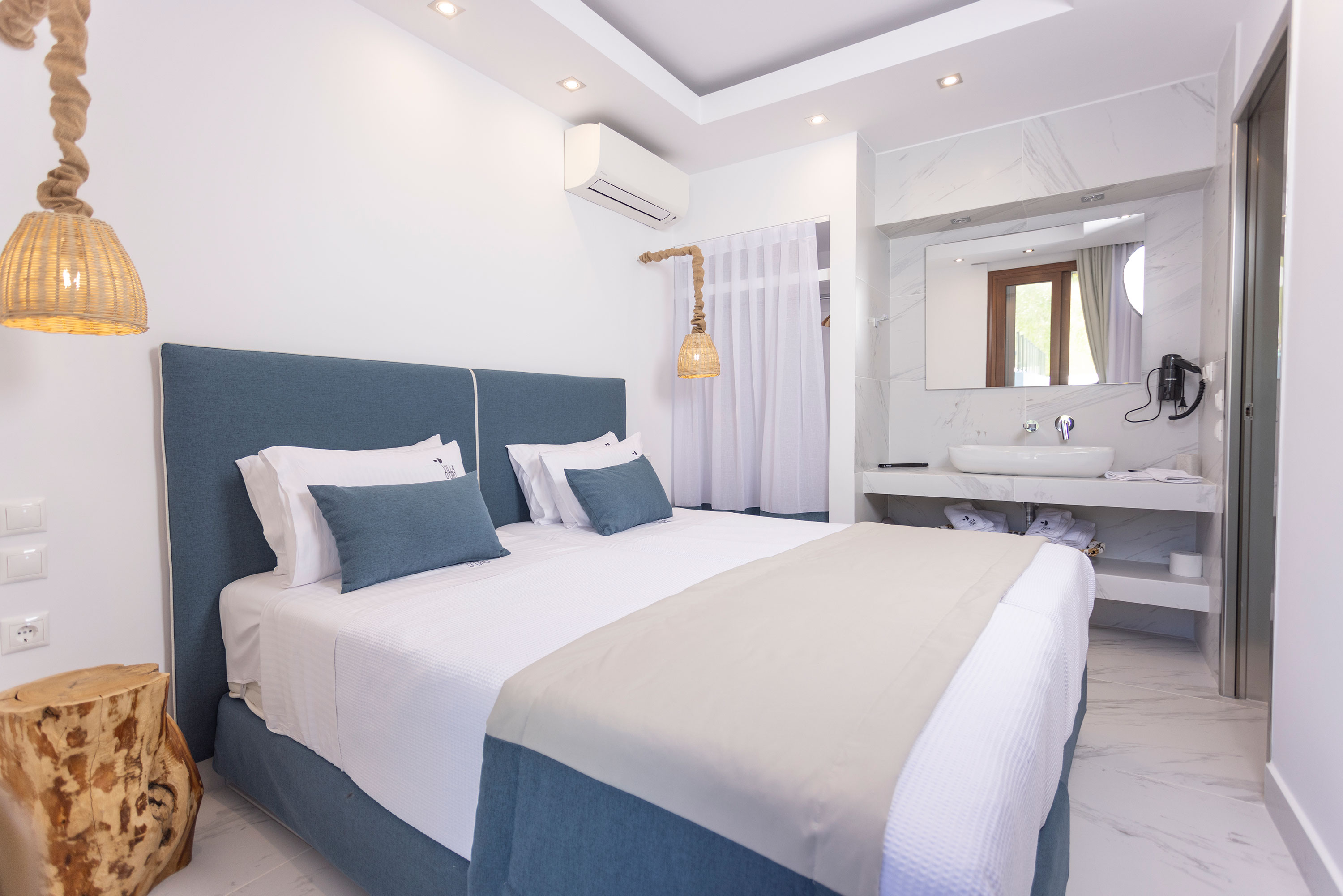 Aeolos Grand Suite with Private Pool